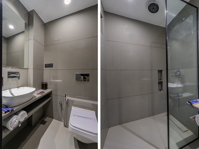 Deluxe Room Bathroom